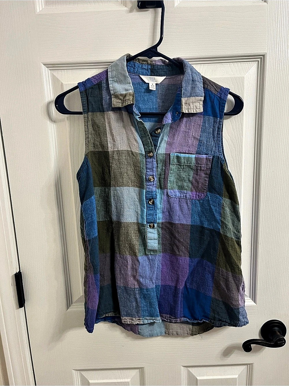 Time and Tru Women's Plaid Sleeveless Button Down Size Small